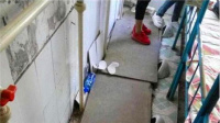 中学厕所改宿舍床头一排蹲坑迅雷下载