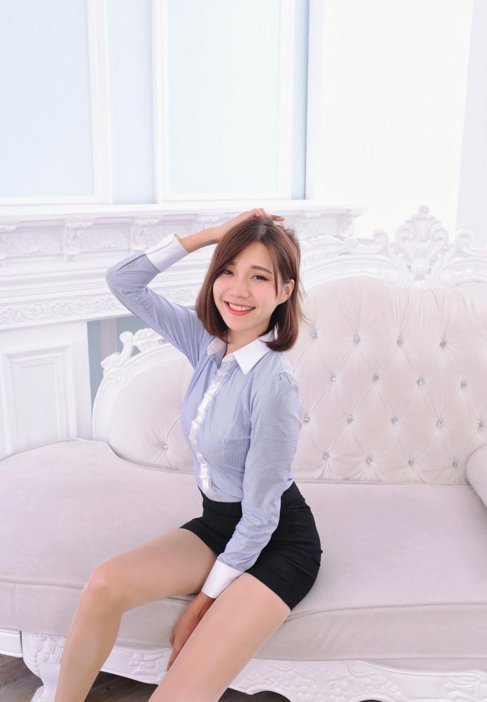 ���������濴��Ů��С��ͷ