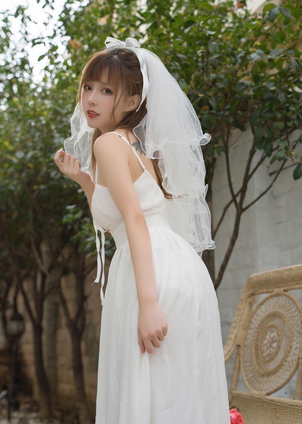 ��������4������Ƶ�з���Ӣ��