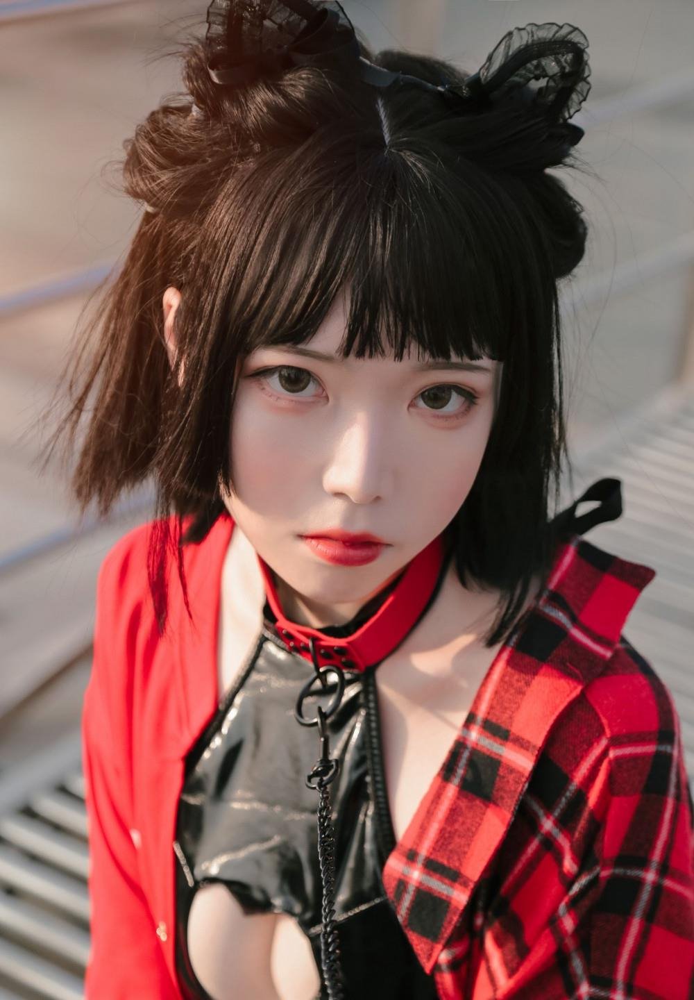 �첥����
