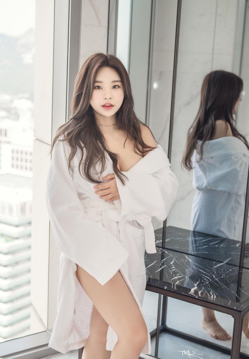 女模裸照