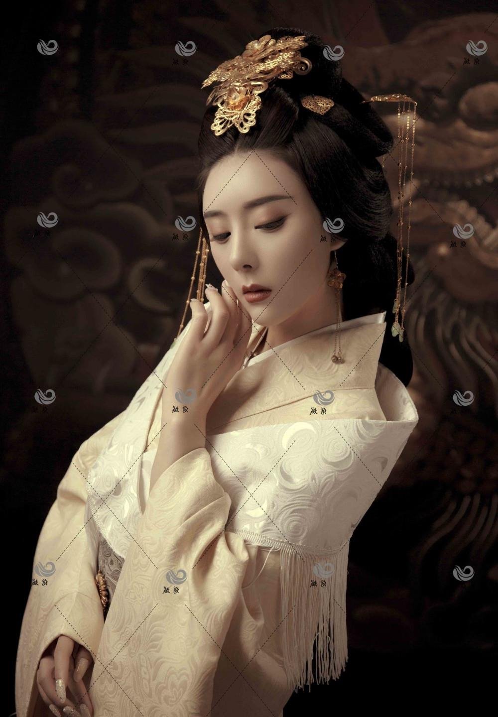 ������ģ�±�������